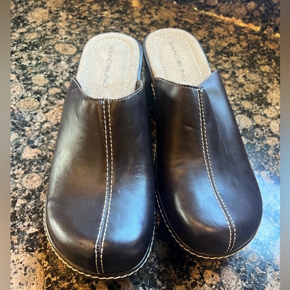 Bandolino ladies Brown, leather clogs and NWOT super cute perfect condition 10 - Picture 3 of 16